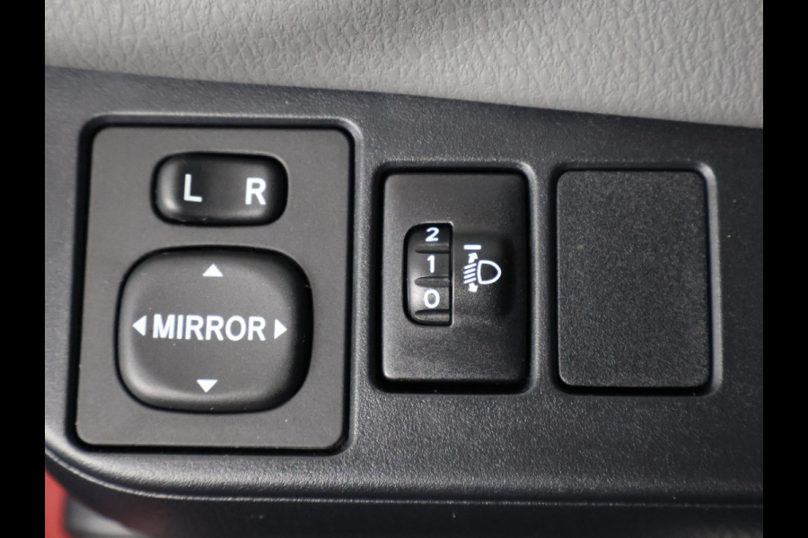 Toyota Yaris 1.5 Hybrid Dynamic RIJKLAAR PRIJS | Navigatie | Dealer onderhouden | 1e eigenaar | Direct beschikbaar |