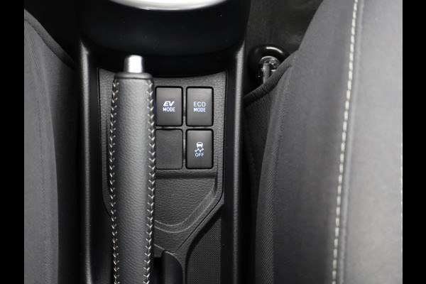 Toyota Yaris 1.5 Hybrid Dynamic RIJKLAAR PRIJS | Navigatie | Dealer onderhouden | 1e eigenaar | Direct beschikbaar |