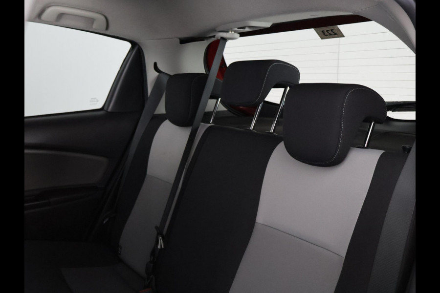 Toyota Yaris 1.5 Hybrid Dynamic RIJKLAAR PRIJS | Navigatie | Dealer onderhouden | 1e eigenaar | Direct beschikbaar |