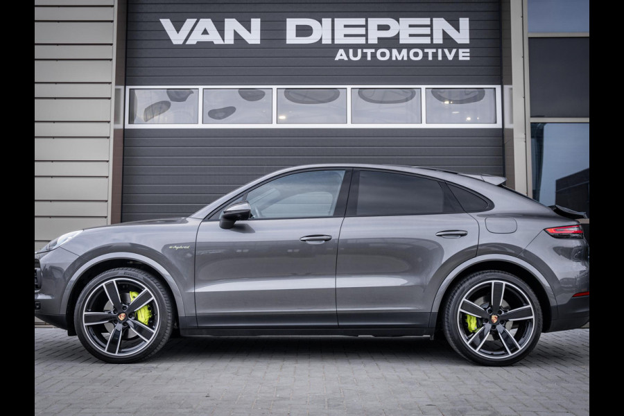 Porsche Cayenne Coupé 3.0 E-Hybrid - Sport Chrono l Panorama l Achter As Best. l Luchtvering l 22'' l Sfeerverl.