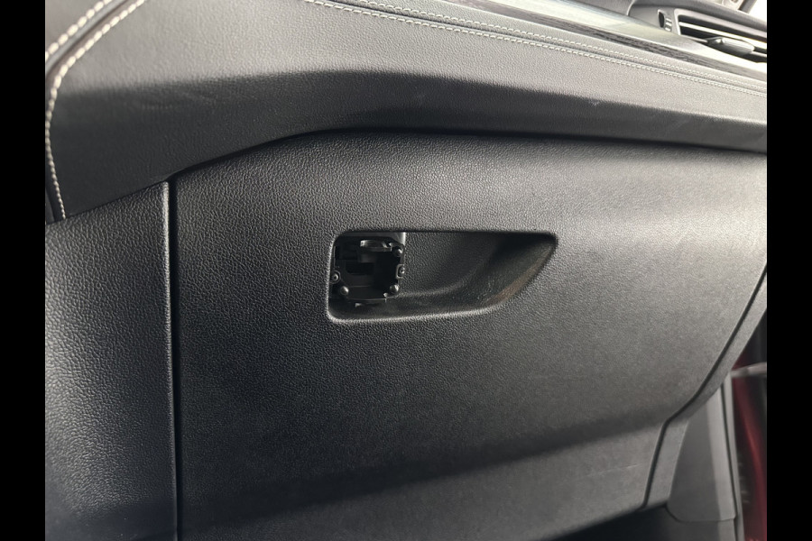 Ford Kuga 2.5 PHEV Vignale (Plug-In) (INCL-BTW) Aut. *LEATHER | DIGI-COCKPIT | FULL-LED | KEYLESS | CAMERA | DAB | CARPLAY | NAVI-FULLMAP | MEMORY-PACK | HEATED-COMFORTSEATS | PRIVACYGLASS | TOWBAR | LANE-ASSIST | 18''ALU*