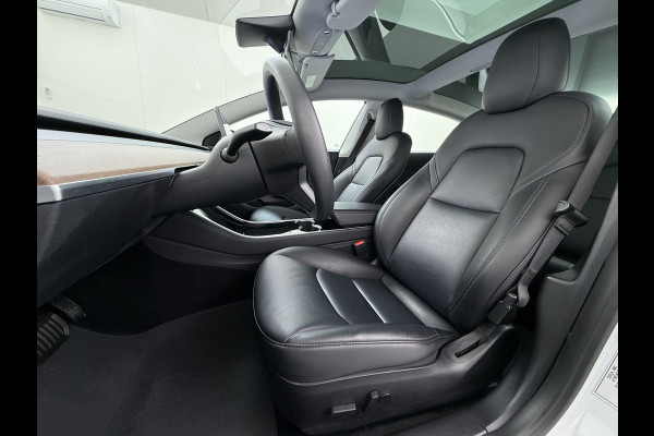 Tesla Model 3 SR+ 325PK AutoPilot Leer Pano-Dak Adaptive Cruise Lmv 18" Camera's Elektr.-Stuur+Stoelen+Spiegels+Geheugen+Easy-Entry+Verwarmde  Soh 85% Ecc Navi Led DAB Voorverwarmen interieur via App Keyless One-Pedal-Drive 1e Eigenaar Origineel Nederlands Fabrieksgarantie op Accu en Motor tot 28-9-2028/160.000KM