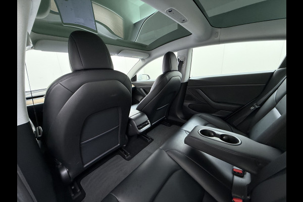 Tesla Model 3 SR+ 325PK AutoPilot Leer Pano-Dak Adaptive Cruise Lmv 18" Camera's Elektr.-Stuur+Stoelen+Spiegels+Geheugen+Easy-Entry+Verwarmde  Soh 85% Ecc Navi Led DAB Voorverwarmen interieur via App Keyless One-Pedal-Drive 1e Eigenaar Origineel Nederlands Fabrieksgarantie op Accu en Motor tot 28-9-2028/160.000KM