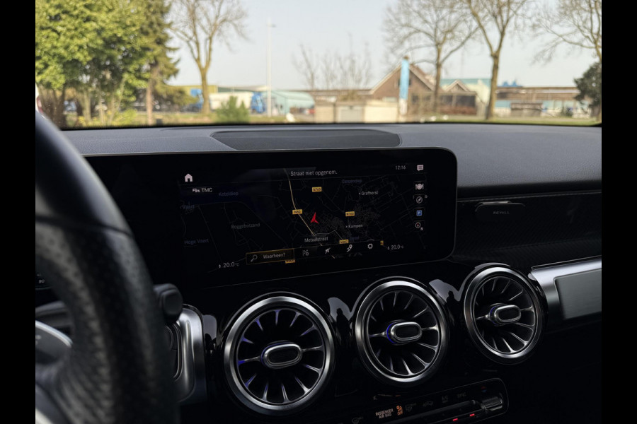 Mercedes-Benz Glb Aut. 180 Sol. AMG Edition | Burmester | Panorama | Camera | Multibeam LED | Sfeerverlichting |