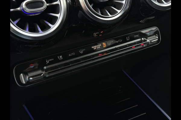 Mercedes-Benz Glb Aut. 180 Sol. AMG Edition | Burmester | Panorama | Camera | Multibeam LED | Sfeerverlichting |
