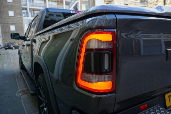 Dodge Ram 1500 5.7 V8 4x4 Rebel Sport | Luchtvering PANO -dak | Black Line | Off Road | Groot Navi | Apple CarPlay | Keyless | 20inch | Harman Kardon | Full LED | LPG onderbouw |3/2026 beurt + 4x Banden  | excl BTW