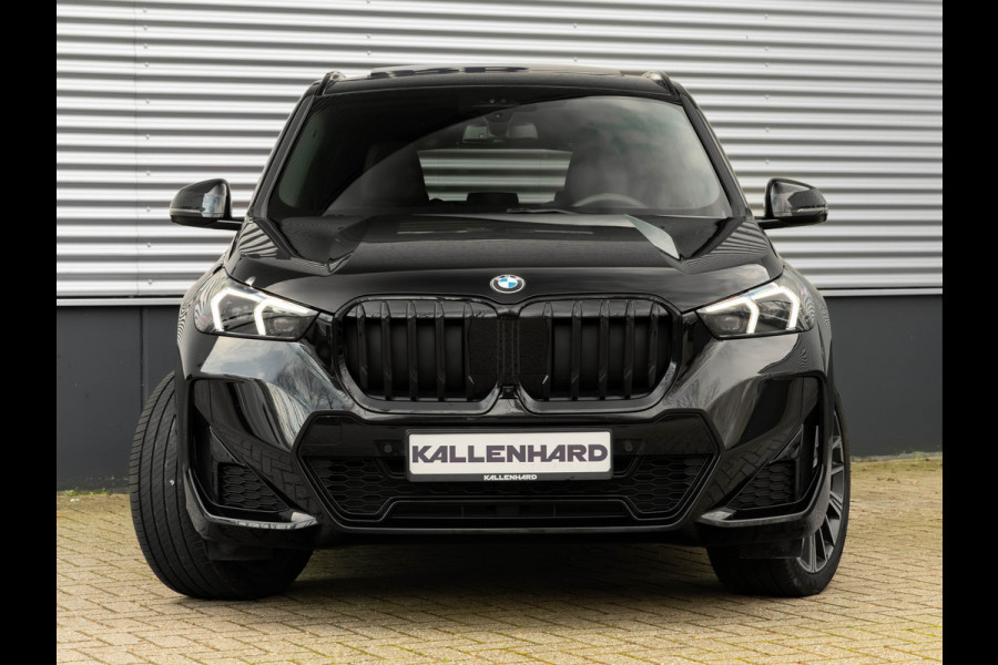BMW X1 sDrive18i M-Sport Pro - 20 inch - Pano - Memory - Trekhaak - Head-up