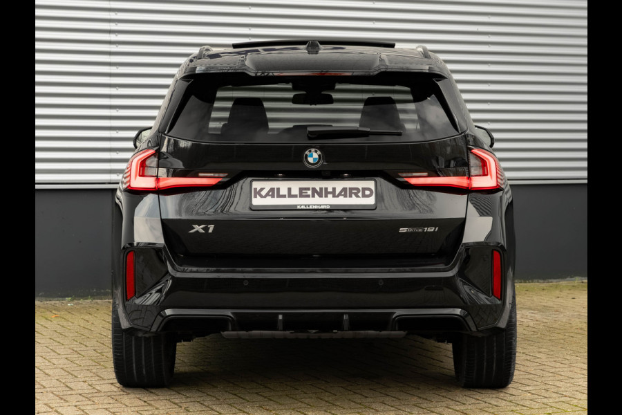 BMW X1 sDrive18i M-Sport Pro - 20 inch - Pano - Memory - Trekhaak - Head-up