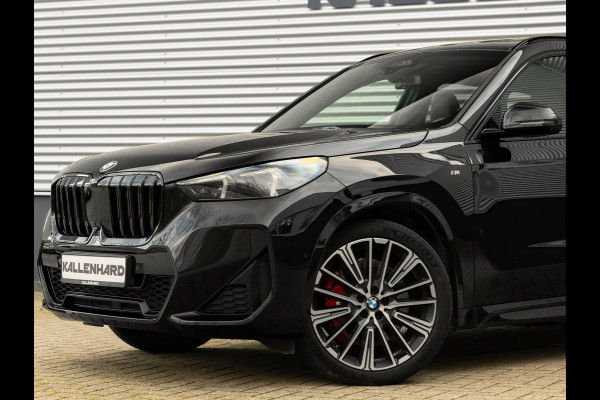 BMW X1 sDrive18i M-Sport Pro - 20 inch - Pano - Memory - Trekhaak - Head-up
