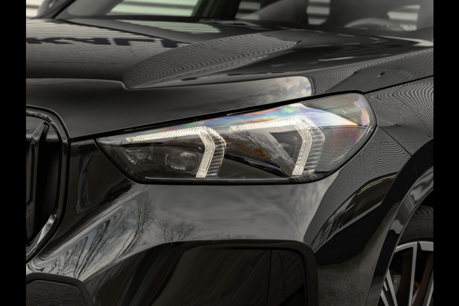 BMW X1 sDrive18i M-Sport Pro - 20 inch - Pano - Memory - Trekhaak - Head-up