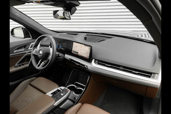 BMW X1 sDrive18i M-Sport Pro - 20 inch - Pano - Memory - Trekhaak - Head-up