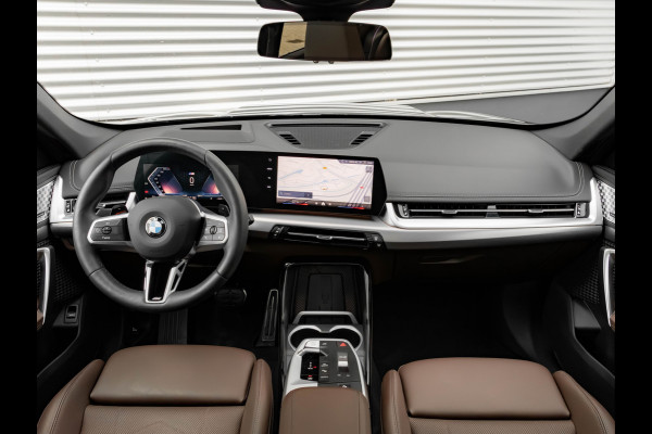 BMW X1 sDrive18i M-Sport Pro - 20 inch - Pano - Memory - Trekhaak - Head-up