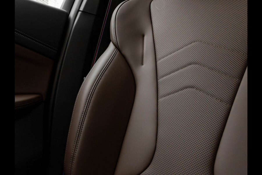 BMW X1 sDrive18i M-Sport Pro - 20 inch - Pano - Memory - Trekhaak - Head-up