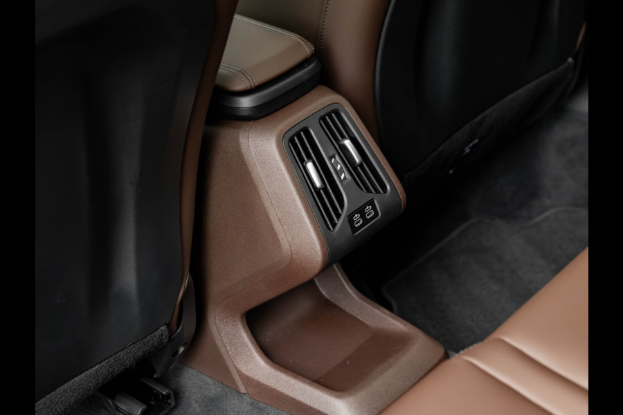 BMW X1 sDrive18i M-Sport Pro - 20 inch - Pano - Memory - Trekhaak - Head-up