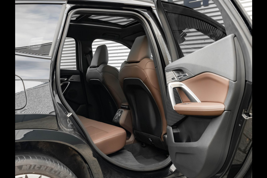 BMW X1 sDrive18i M-Sport Pro - 20 inch - Pano - Memory - Trekhaak - Head-up
