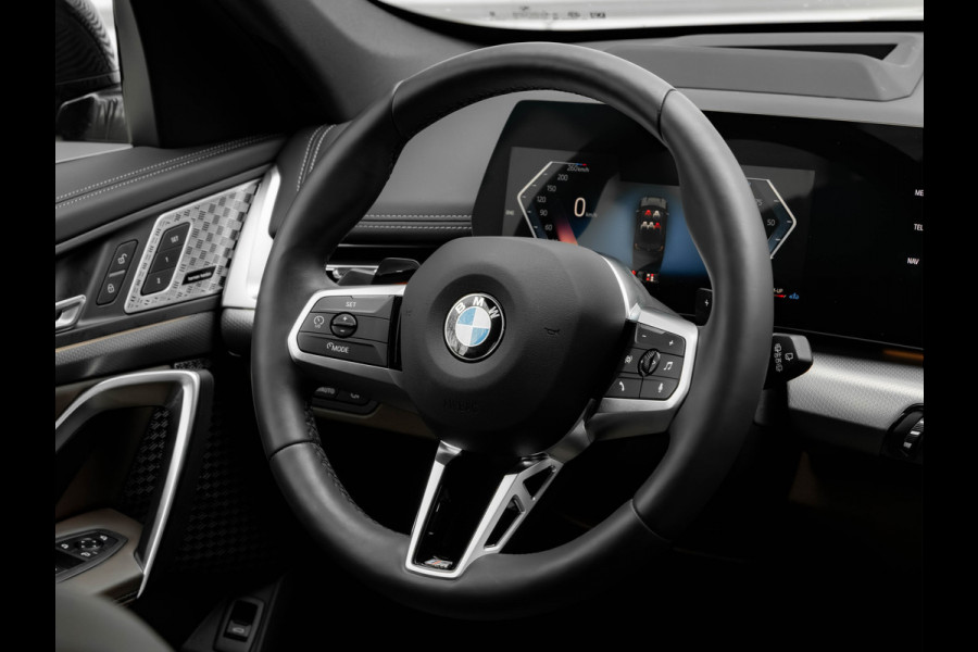 BMW X1 sDrive18i M-Sport Pro - 20 inch - Pano - Memory - Trekhaak - Head-up