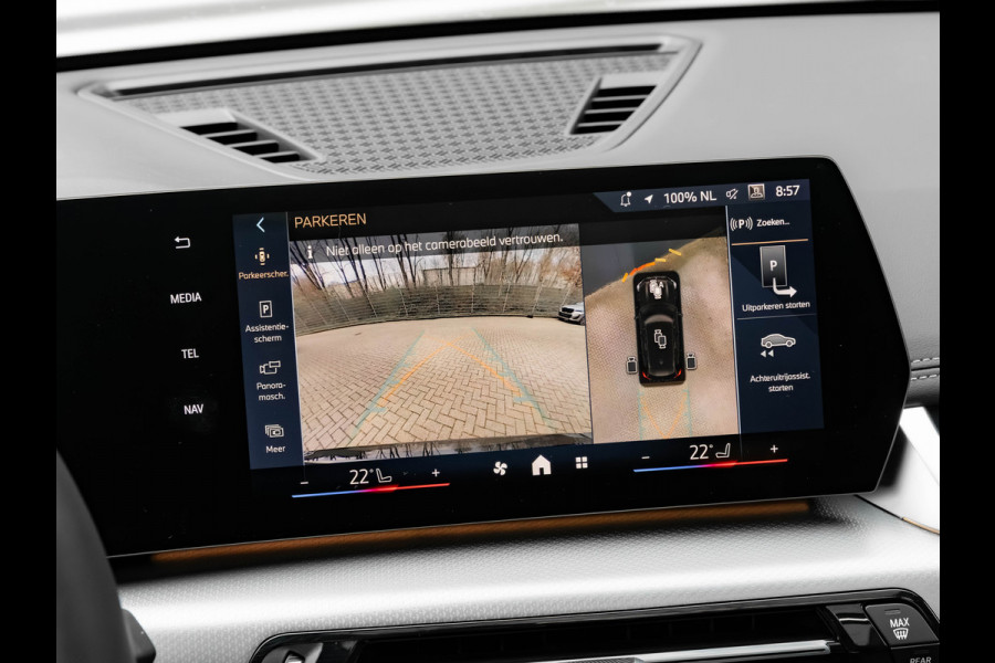 BMW X1 sDrive18i M-Sport Pro - 20 inch - Pano - Memory - Trekhaak - Head-up