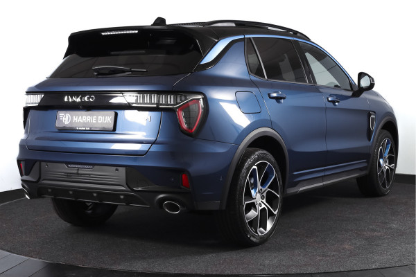 Lynk & Co 01 1.5 PHEV 261PK MY24 | Afn. Trekhaak | Donkere hemel | 7.4 kWh Boordlader | Stoel-+Stuurverw. |  360 Camera | S/K-panodak | Adapt. Cruise | Memory | Elek. klep | LM 20" | 1164