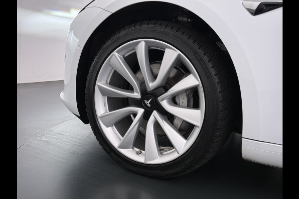 Tesla Model 3 SR Plus 325PK LFP Accu Lmv 19" AutoPilot Leder Pano-dak Adaptive-Cruise Camera's Elektr.-Stuur+Stoelen+Spiegels+Geheugen+Easy-En SOH 91% Navi LED ACC DAB Voorverwarmen interieur via App Keyless One-Pedal-Drive 1e Eigenaar Origineel Nederlandse Auto Fabrieksgarantie op Accu en Motor tot 08-12-2028/160.000KM