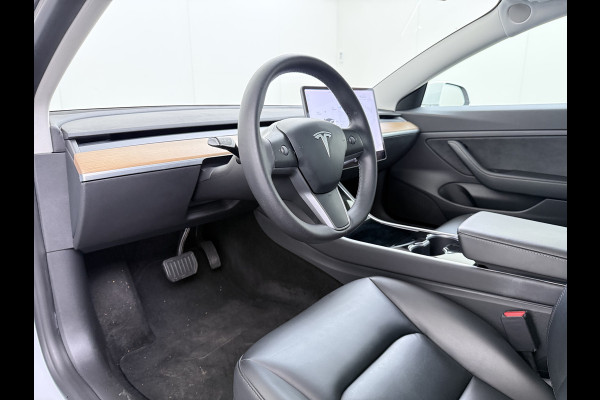 Tesla Model 3 SR Plus 325PK LFP Accu Lmv 19" AutoPilot Leder Pano-dak Adaptive-Cruise Camera's Elektr.-Stuur+Stoelen+Spiegels+Geheugen+Easy-En SOH 91% Navi LED ACC DAB Voorverwarmen interieur via App Keyless One-Pedal-Drive 1e Eigenaar Origineel Nederlandse Auto Fabrieksgarantie op Accu en Motor tot 08-12-2028/160.000KM