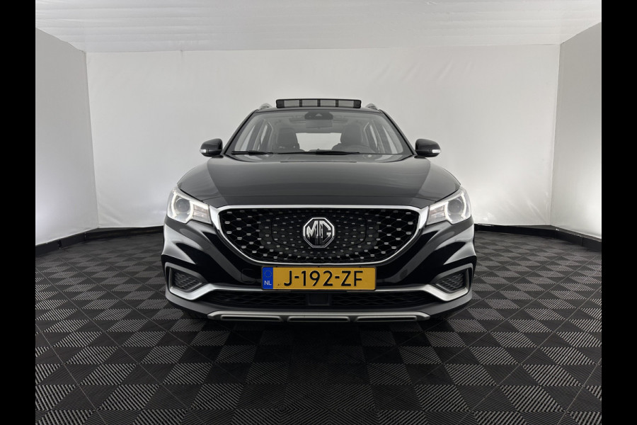 MG ZS EV Luxury 45 kWh {SOH-90%} (INCL-BTW) Aut. *PANO | LEATHER | CCS-FASTLOADER | KEYLESS | NAVI-FULLMAP | ADAPTIVE-CRUISE | CAMERA | HEATED-SPORTSEATS | CARPLAY | BLINDSPOT | DAB | LANE-ASSIST | 17''ALU*