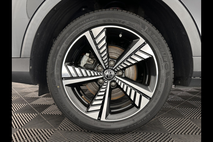 MG ZS EV Luxury 45 kWh {SOH-90%} (INCL-BTW) Aut. *PANO | LEATHER | CCS-FASTLOADER | KEYLESS | NAVI-FULLMAP | ADAPTIVE-CRUISE | CAMERA | HEATED-SPORTSEATS | CARPLAY | BLINDSPOT | DAB | LANE-ASSIST | 17''ALU*