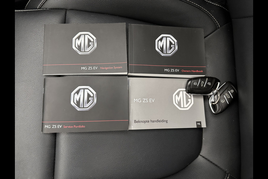 MG ZS EV Luxury 45 kWh {SOH-90%} (INCL-BTW) Aut. *PANO | LEATHER | CCS-FASTLOADER | KEYLESS | NAVI-FULLMAP | ADAPTIVE-CRUISE | CAMERA | HEATED-SPORTSEATS | CARPLAY | BLINDSPOT | DAB | LANE-ASSIST | 17''ALU*