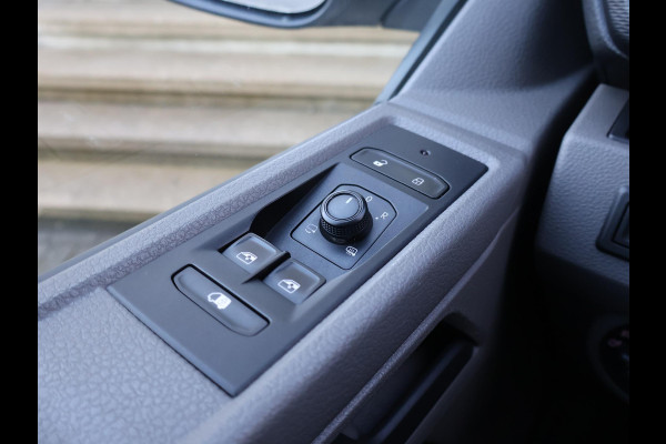 Volkswagen Transporter 2.0 TDI 4MOTION 150 PK DSG + WP INRICHTING | LED | 2 SCHUIFDEUREN | STANDKACHEL | ADAPTIVE CRUISE | TREKHAAK | CARPLAY | CAMERA