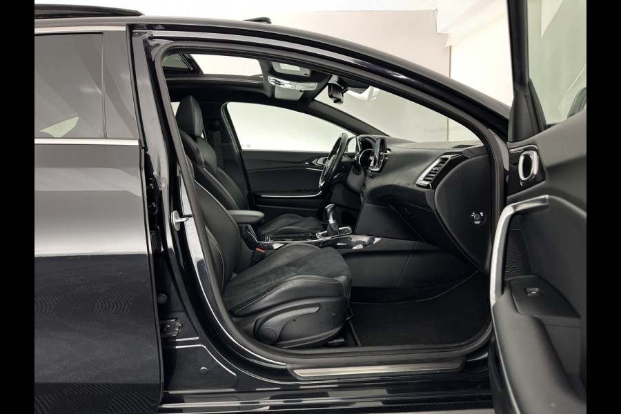 Kia ProCeed 1.0 T-GDI GT-Line (INCL-BTW) *PANO | LEATHER-ALCANTARA  | FULL-LED | SPORTSEATS | NAVI-FULLMAP | CAMERA | ECC | PRIVACYGLASS | LANE-ASSIST | DAB+ | CARPLAY | PDC | KEYLESS | CRUISE | TOWBAR | 17''ALU*