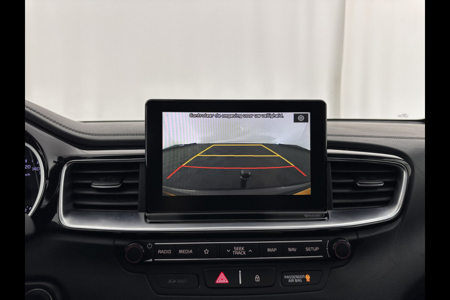 Kia ProCeed 1.0 T-GDI GT-Line (INCL-BTW) *PANO | LEATHER-ALCANTARA  | FULL-LED | SPORTSEATS | NAVI-FULLMAP | CAMERA | ECC | PRIVACYGLASS | LANE-ASSIST | DAB+ | CARPLAY | PDC | KEYLESS | CRUISE | TOWBAR | 17''ALU*