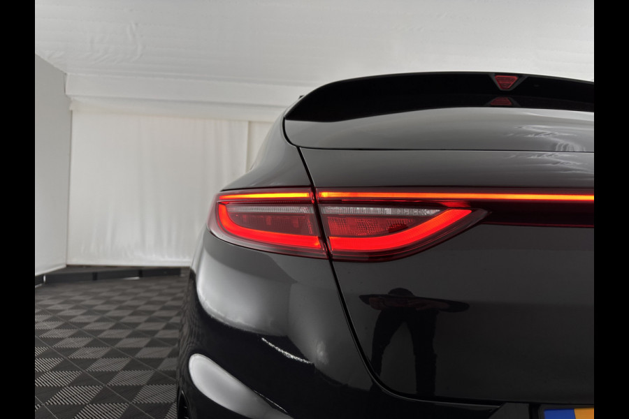 Kia ProCeed 1.0 T-GDI GT-Line (INCL-BTW) *PANO | LEATHER-ALCANTARA  | FULL-LED | SPORTSEATS | NAVI-FULLMAP | CAMERA | ECC | PRIVACYGLASS | LANE-ASSIST | DAB+ | CARPLAY | PDC | KEYLESS | CRUISE | TOWBAR | 17''ALU*