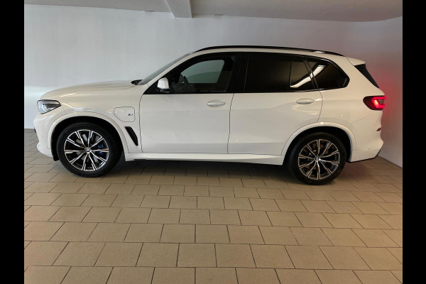 BMW X5 XDrive45e High Executive M PAKKET 394PK AIRCO NAVI CRUISE BT STOELVERW MEM LED LUCHTV 20INCH CAMERA NIEUWSTAAT