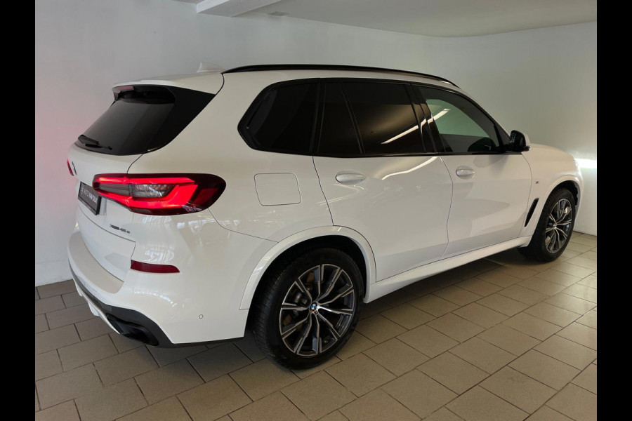 BMW X5 XDrive45e High Executive M PAKKET 394PK AIRCO NAVI CRUISE BT STOELVERW MEM LED LUCHTV 20INCH CAMERA NIEUWSTAAT