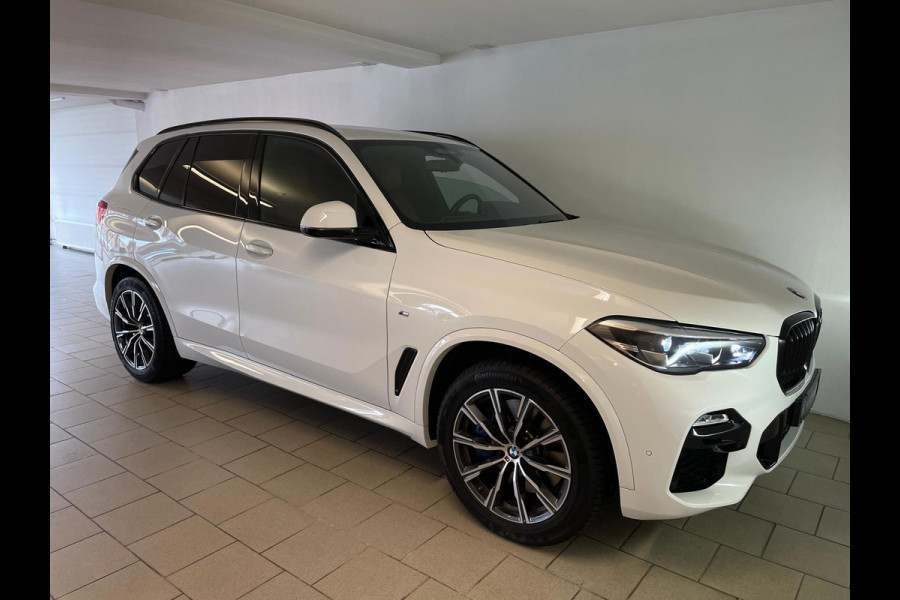 BMW X5 XDrive45e High Executive M PAKKET 394PK AIRCO NAVI CRUISE BT STOELVERW MEM LED LUCHTV 20INCH CAMERA NIEUWSTAAT