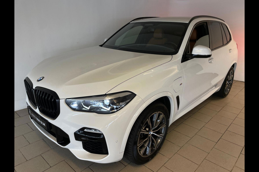 BMW X5 XDrive45e High Executive M PAKKET 394PK AIRCO NAVI CRUISE BT STOELVERW MEM LED LUCHTV 20INCH CAMERA NIEUWSTAAT