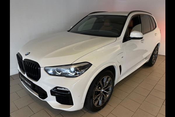 BMW X5 XDrive45e High Executive M PAKKET 394PK AIRCO NAVI CRUISE BT STOELVERW MEM LED LUCHTV 20INCH CAMERA NIEUWSTAAT