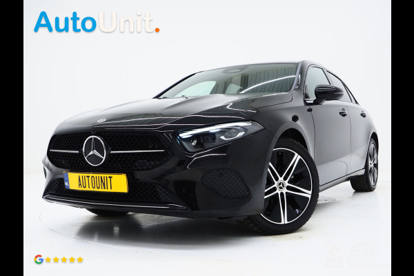 Mercedes-Benz A-Klasse 250 e Luxury Line | Panoramadak | Sfeerlicht | Camera | Keyless | Zwarte Hemel | Cruise | DAB