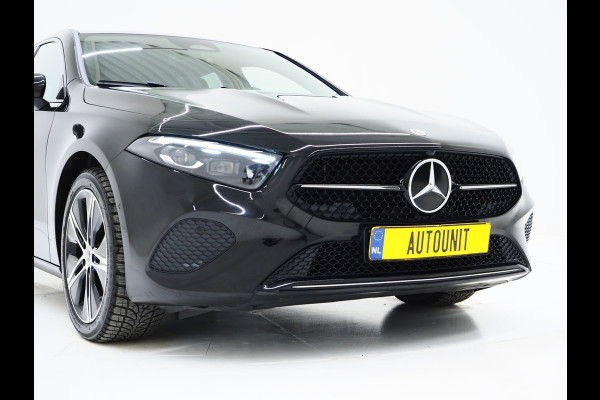Mercedes-Benz A-Klasse 250 e Luxury Line | Panoramadak | Sfeerlicht | Camera | Keyless | Zwarte Hemel | Cruise | DAB