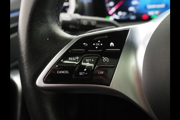 Mercedes-Benz A-Klasse 250 e Luxury Line | Panoramadak | Sfeerlicht | Camera | Keyless | Zwarte Hemel | Cruise | DAB