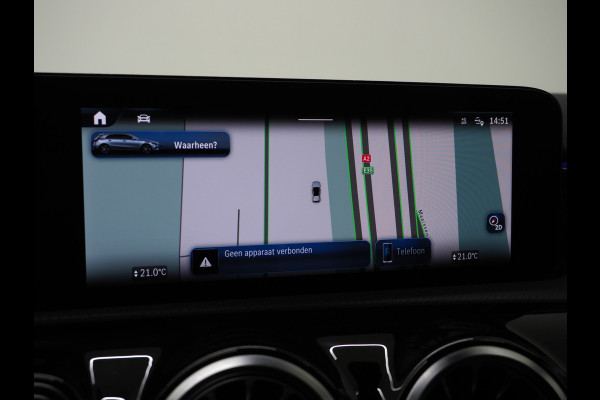 Mercedes-Benz A-Klasse 250 e Luxury Line | Panoramadak | Sfeerlicht | Camera | Keyless | Zwarte Hemel | Cruise | DAB