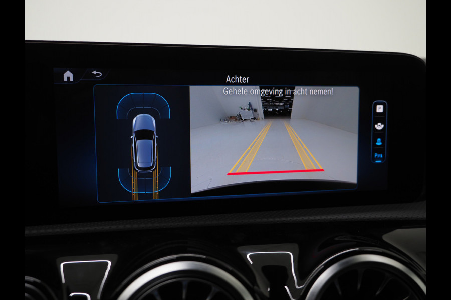 Mercedes-Benz A-Klasse 250 e Luxury Line | Panoramadak | Sfeerlicht | Camera | Keyless | Zwarte Hemel | Cruise | DAB