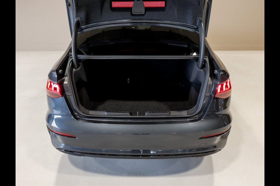 Audi A3 Limousine 35 TFSI Advanced edition / 150pk / Stoelverwarming / Adaptieve cruise control / Achteruitrij camera /