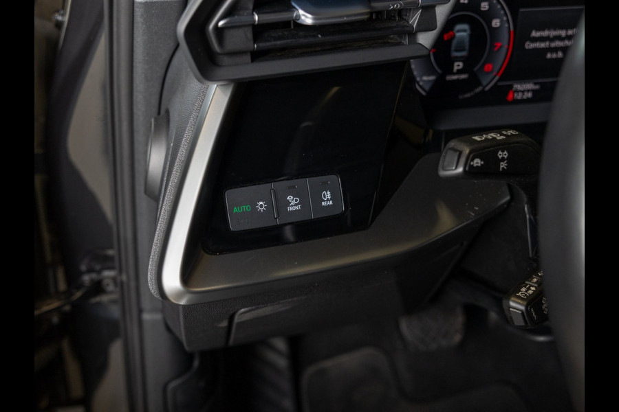 Audi A3 Limousine 35 TFSI Advanced edition / 150pk / Stoelverwarming / Adaptieve cruise control / Achteruitrij camera /