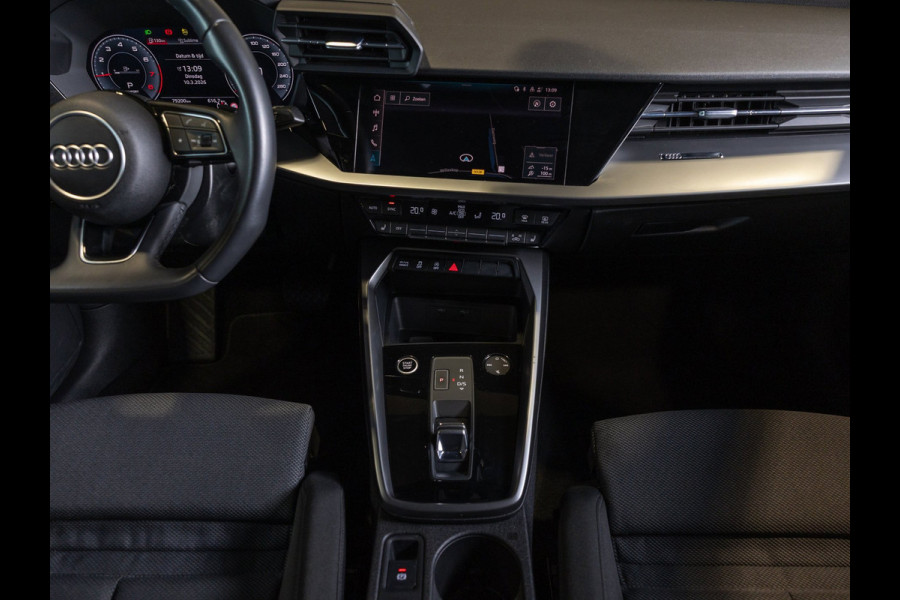 Audi A3 Limousine 35 TFSI Advanced edition / 150pk / Stoelverwarming / Adaptieve cruise control / Achteruitrij camera /