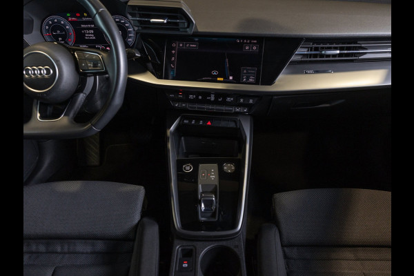 Audi A3 Limousine 35 TFSI Advanced edition / 150pk / Stoelverwarming / Adaptieve cruise control / Achteruitrij camera /