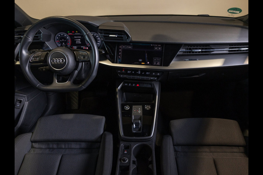 Audi A3 Limousine 35 TFSI Advanced edition / 150pk / Stoelverwarming / Adaptieve cruise control / Achteruitrij camera /