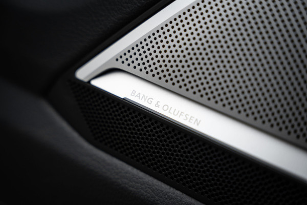 Audi RS6 Avant TFSI quattro - Mansory Pakket | Downpipe | Stage 2 | Eventuri Carbon Intake | PPF | Panorama | B&O Advanced