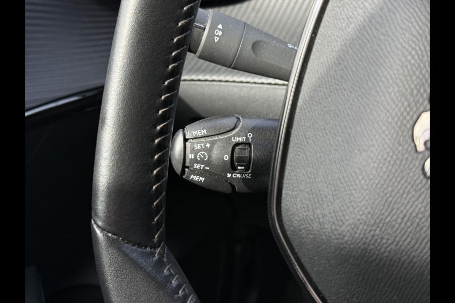 Peugeot e-208 Aut. EV Allure Pack | SoH 87% | Navi | Camera | Stoel Verarming |