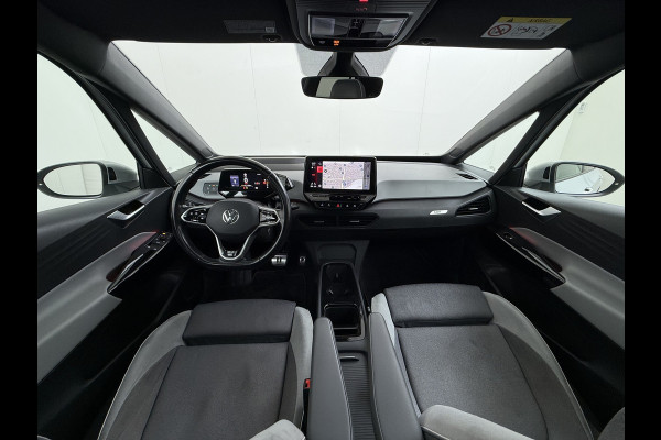 Volkswagen ID.3 First Max 62kWh Pano-Dak Elektr.Stoelen Adap.Cruise Camera Head-Up Matrix-Led Elektr.Stoelen 20"lm Navi Ecc Keyless Advanced SOH 89% Ergo Active Stoelen Stuur+Stoelverwarming Led-a-licht dynamisch Apple Carplay Android Auto Dodehoek detector Origineel Nederlandse Auto € 49.176 nieuw!