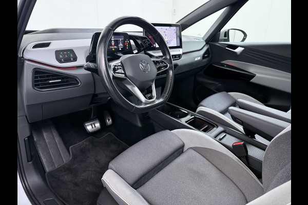 Volkswagen ID.3 First Max 62kWh Pano-Dak Elektr.Stoelen Adap.Cruise Camera Head-Up Matrix-Led Elektr.Stoelen 20"lm Navi Ecc Keyless Advanced SOH 89% Ergo Active Stoelen Stuur+Stoelverwarming Led-a-licht dynamisch Apple Carplay Android Auto Dodehoek detector Origineel Nederlandse Auto € 49.176 nieuw!